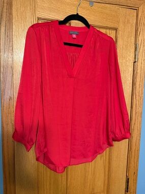 Vince Camuto Red V-Neck 3/4 Sleeve Satin Blouse